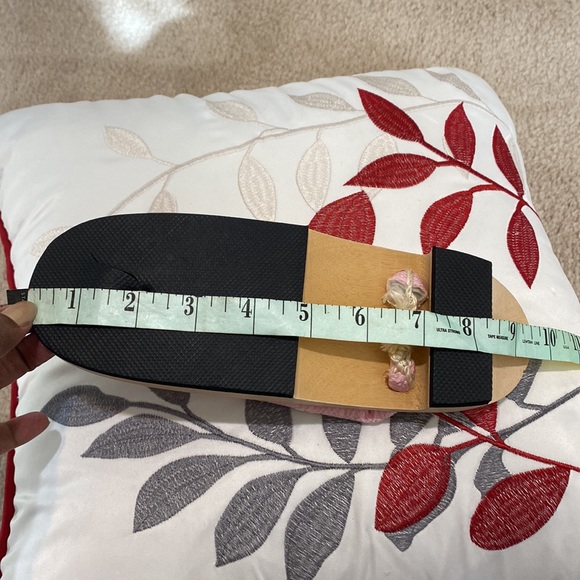 Very Unique Japanese Wooden Geta Sandals - Picture 9 of 9